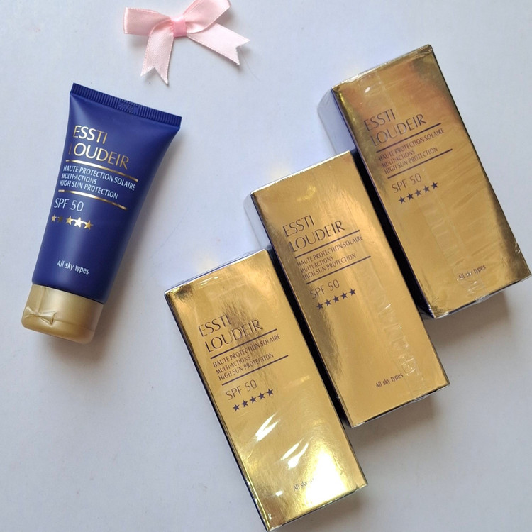 کرم ضد افتاب رنگی فول کاور ۶۰ میل سبک5 ستاره استی لودر